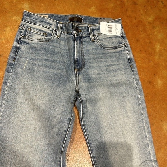 NWT Kut From the Kloth straight leg distressed on hem Jean. Size 2 - Picture 4 of 8
